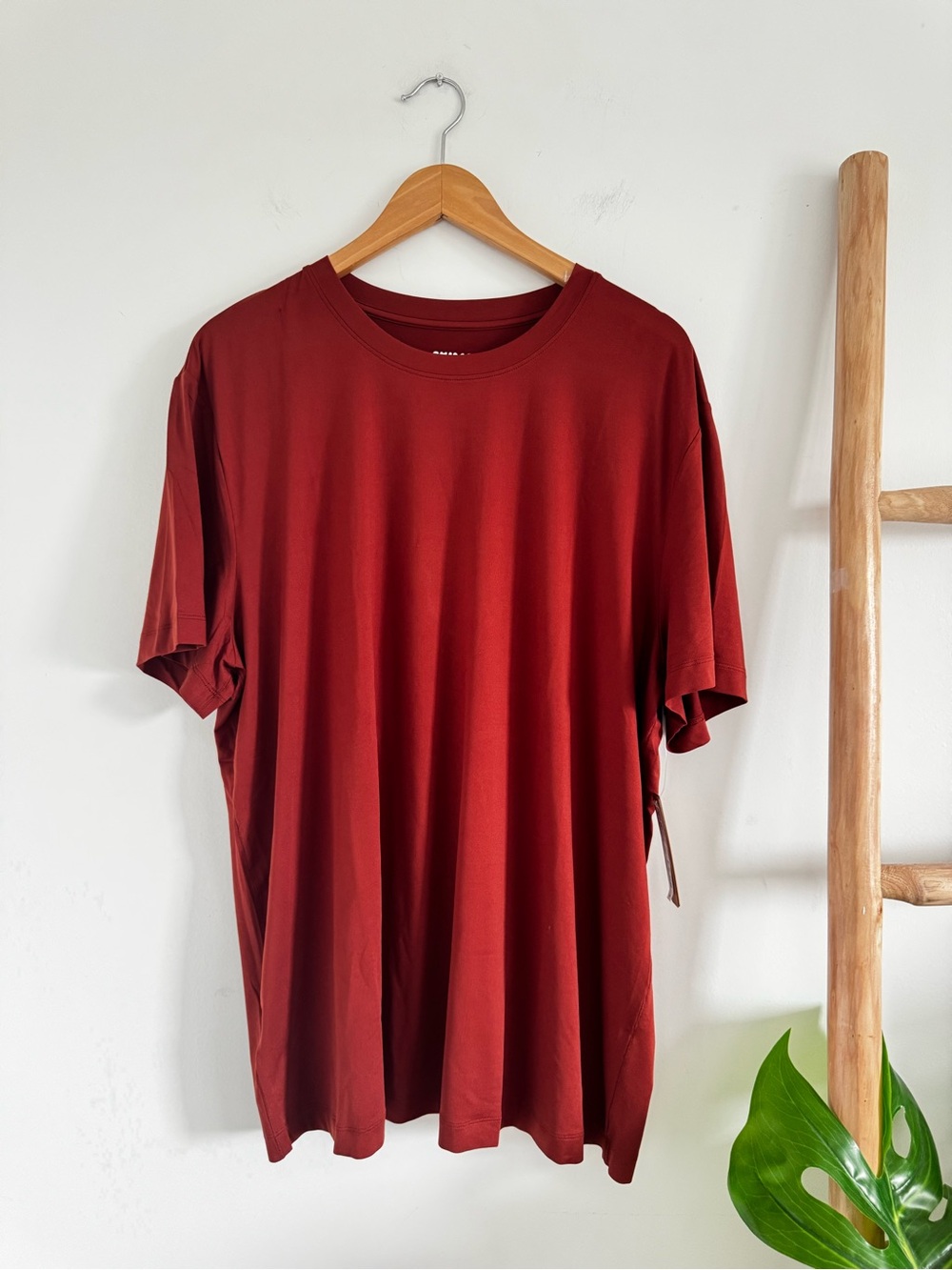 SKIMS Men's Crewneck T-Shirt - Burgundy